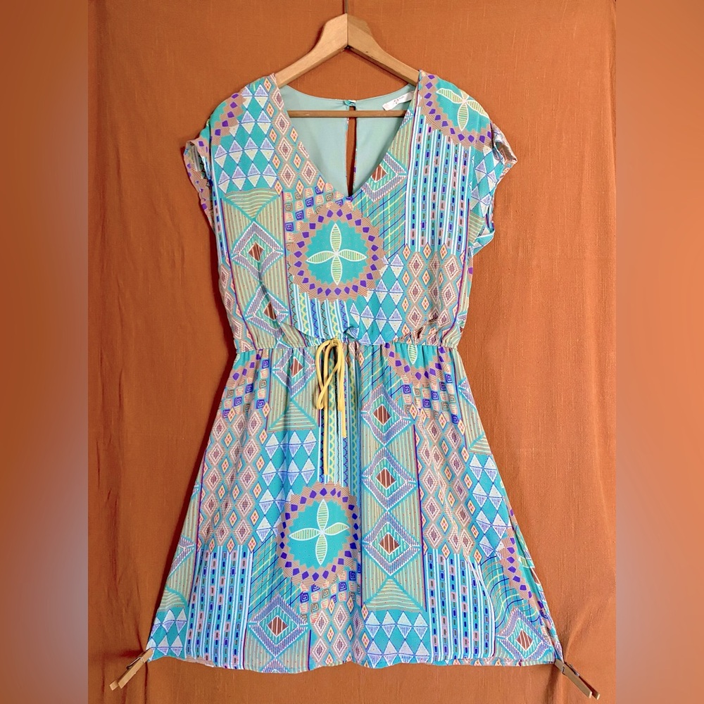 Ezra- Geometric V-Neck Mini Dress. Women’s Large